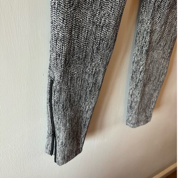 Athleta Delancey Textured Moto Tight Womens Black White Ankle Zip Size Small - Picture 6 of 9